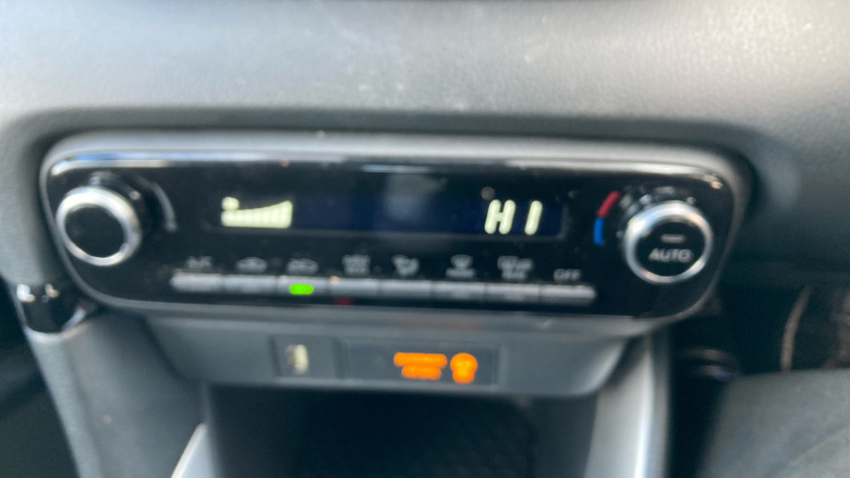 Toyota Yaris 1.5 Hybrid Icon 5dr CVT Hybrid Hatchback
